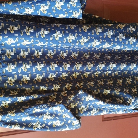 Vintage FUBU SS button down blue with logo. Size XXL - Picture 11 of 11